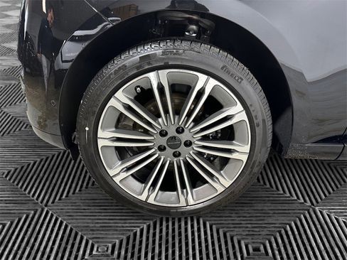 New 2026 Land Rover Range Rover SE image 13