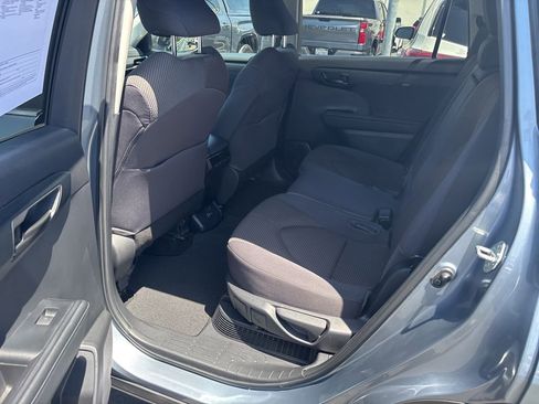 Used 2023 Toyota Highlander LE FWD image 16