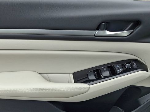 Certified 2023 Nissan Altima 2.5 SV FWD image 12