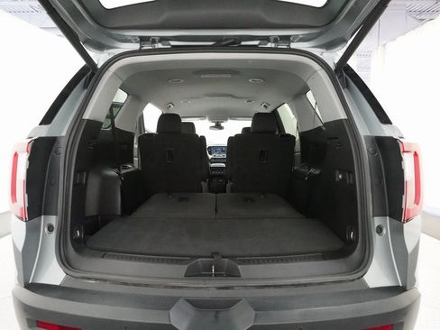 Certified 2023 GMC Acadia SLE w/ Driver Convenience Package image 10