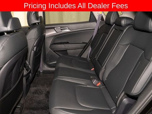 Used 2023 Kia Sportage EX AWD/4WD image 8