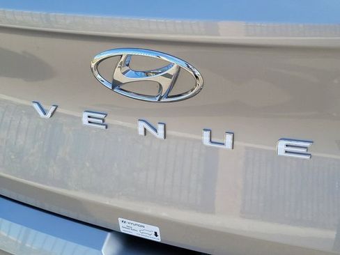 New 2026 Hyundai Venue SE image 21