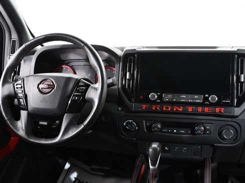 Used 2025 Nissan Frontier PRO-4X w/ Black Accent Package image 8