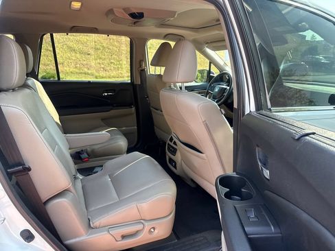 Used 2021 Honda Pilot Touring image 24