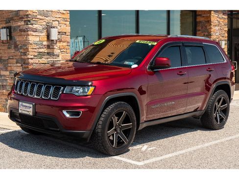 Used 2018 Jeep Grand Cherokee Laredo AWD/4WD image 7