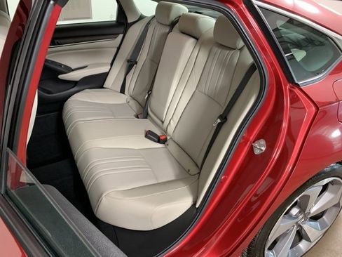 Used 2020 Honda Accord Touring image 31