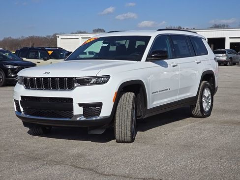 New 2026 Jeep Grand Cherokee L Laredo AWD/4WD image 3