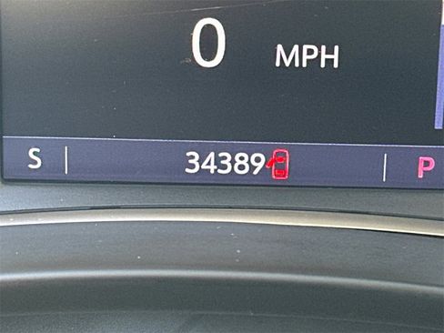 Used 2023 GMC Terrain SLT image 28