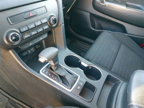 Used 2017 Kia Sportage LX w/ LX Popular Package image 20