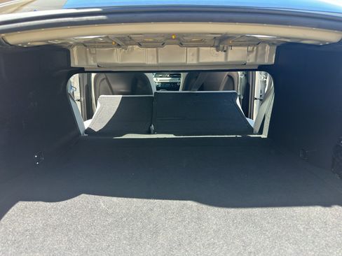 Used 2025 Genesis G70 2.5T RWD image 36