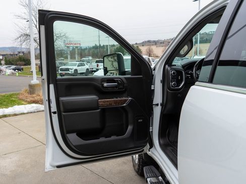 Used 2020 GMC Sierra 2500 Denali w/ Denali Ultimate Package image 18