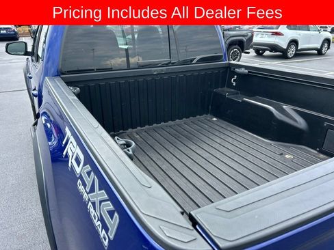 Used 2022 Toyota Tacoma TRD Off-Road AWD/4WD image 15