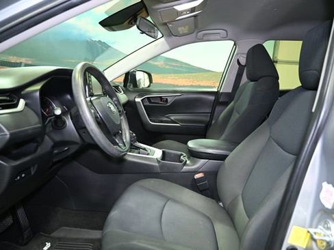 Used 2022 Toyota RAV4 LE image 18