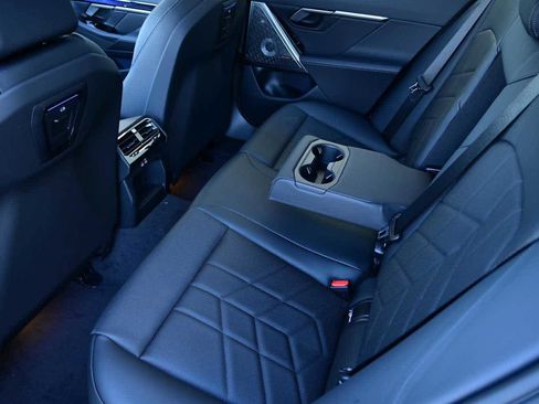 New 2026 BMW i5 eDrive40 image 9