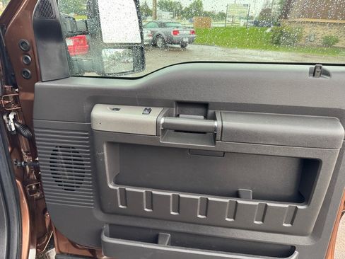 Used 2011 Ford F350 Lariat w/ Lariat Interior Pkg image 30