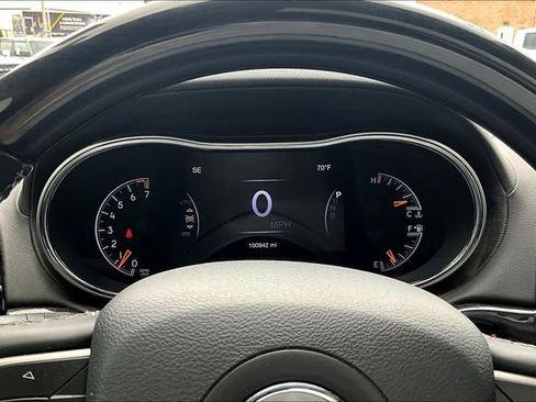 Used 2020 Jeep Grand Cherokee Overland image 13