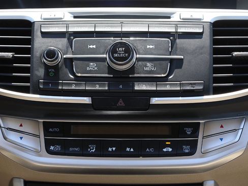 Used 2015 Honda Accord LX image 21