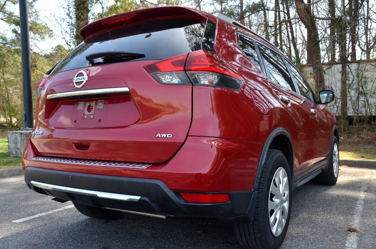 Used 2017 Nissan Rogue S w/ S Appearance Package AWD/4WD image 5