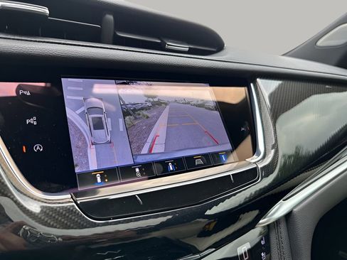 New 2025 Cadillac XT6 Sport w/ Technology Package image 34