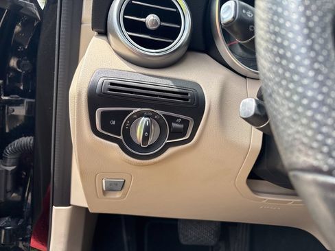 Used 2019 Mercedes-Benz GLC 300 image 14