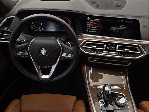 Used 2021 BMW X5 xDrive40i w/ Executive Package image 12