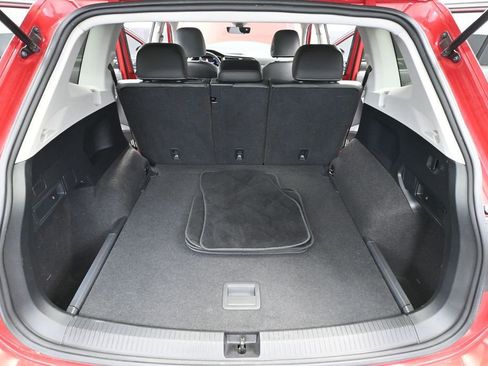 Used 2023 Volkswagen Tiguan SE AWD/4WD image 39