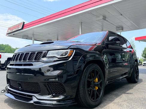 Used 2018 Jeep Grand Cherokee Trackhawk AWD/4WD image 14