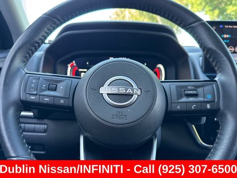 Used 2024 Nissan Rogue SL AWD/4WD image 36