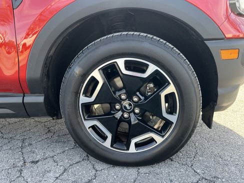 Used 2023 Ford Bronco Sport Outer Banks w/ Tech Package image 12