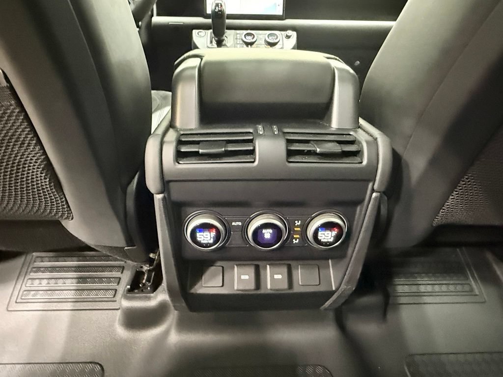 Used 2023 Land Rover Defender 110 V8 AWD/4WD image 39