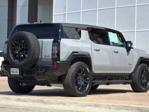 Used 2025 GMC Hummer EV 2X AWD/4WD image 4