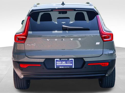 Used 2023 Volvo XC40 Recharge Plus w/ Protection Package Premier image 7