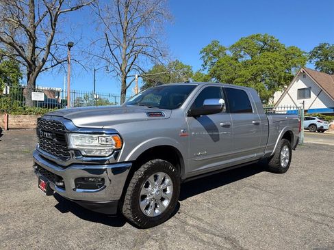 Used 2019 RAM 2500 Limited AWD/4WD image 2
