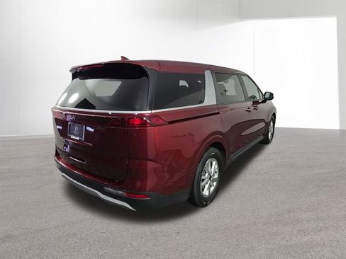Used 2023 Kia Carnival LX FWD image 13