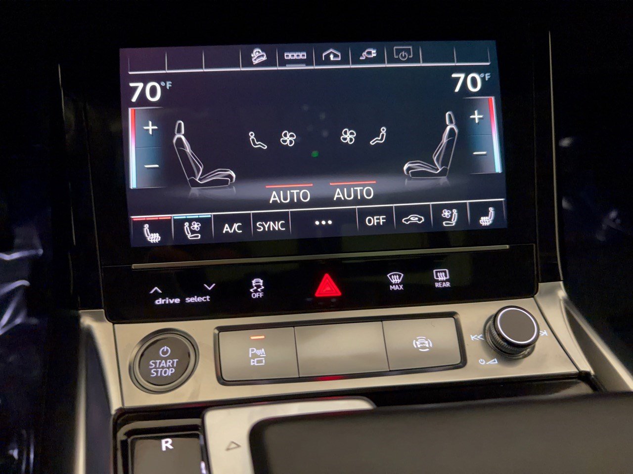 Certified 2022 Audi e-tron Premium Plus w/ Premium Plus Package AWD/4WD image 22