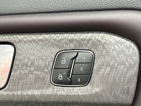 Used 2025 Ford Explorer Platinum w/ LUX Leather Package image 43