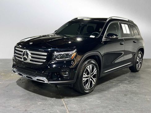 Used 2025 Mercedes-Benz GLB 250 4MATIC image 8