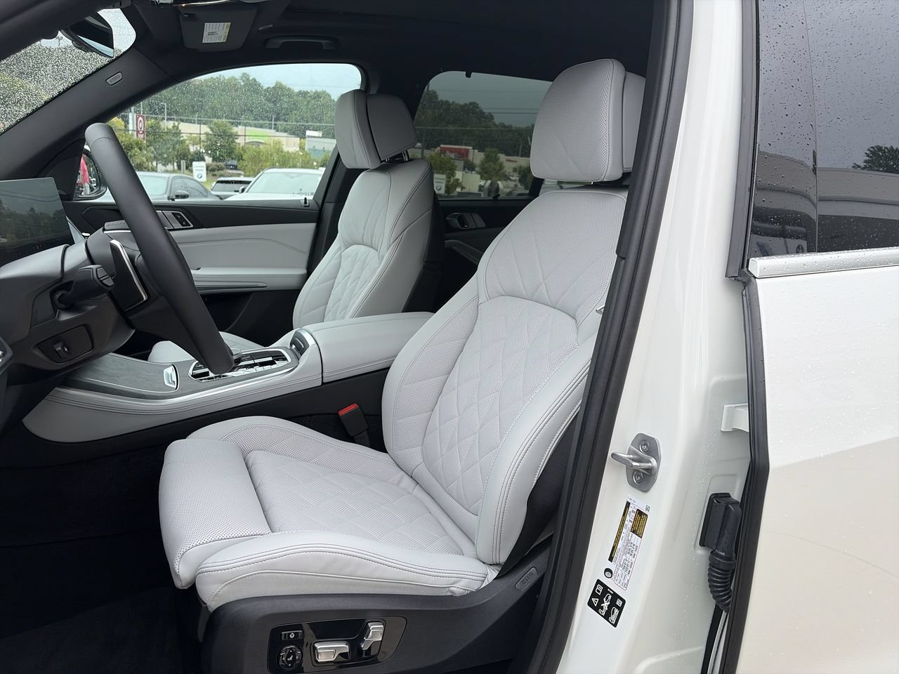 Used 2026 BMW X5 xDrive40i w/ Climate Comfort Package AWD/4WD image 14
