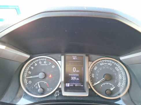 Used 2020 Toyota Tacoma SR5 image 22