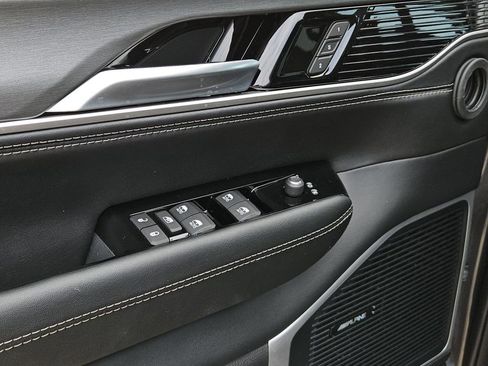 New 2025 Jeep Wagoneer Series II w/ Premium Group I image 23