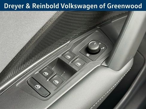 New 2026 Volkswagen Tiguan SE image 21