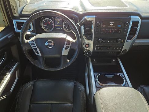 Used 2019 Nissan Titan PRO-4X w/ Pro-4x Convenience Package image 17