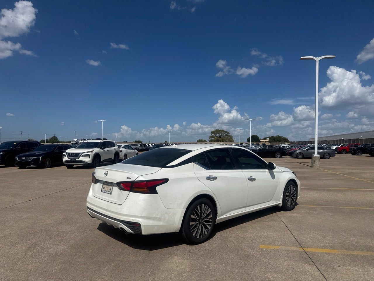 Certified 2024 Nissan Altima 2.5 SV w/ SV Premium Package FWD image 25