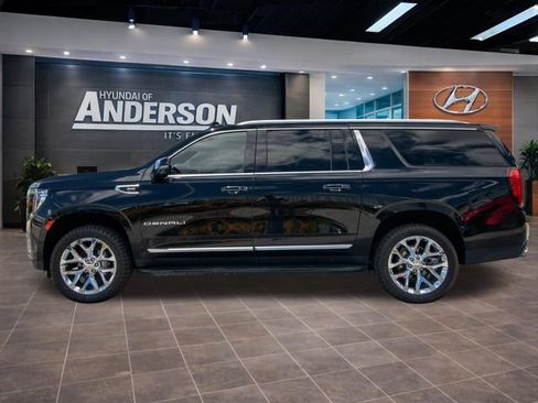 Used 2023 GMC Yukon XL Denali AWD/4WD image 5