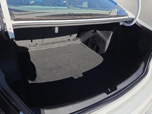 Used 2022 Chevrolet Malibu LT image 8