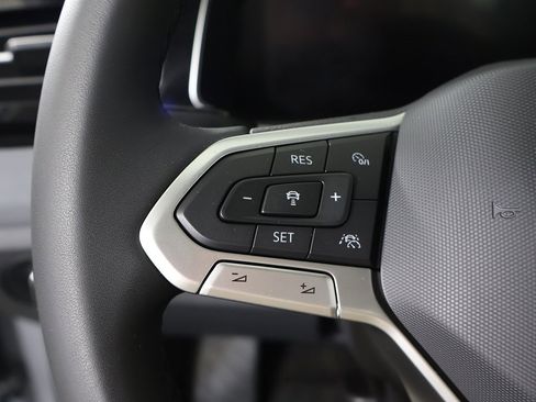 Used 2026 Volkswagen Jetta SE image 43