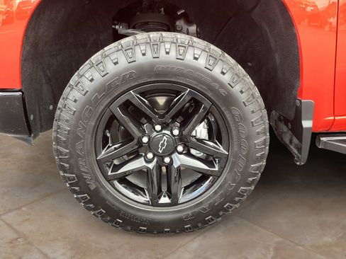 Used 2023 Chevrolet Silverado 1500 Custom Trail Boss AWD/4WD image 31