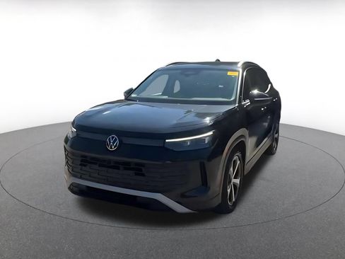 Used 2026 Volkswagen Tiguan SE FWD image 7