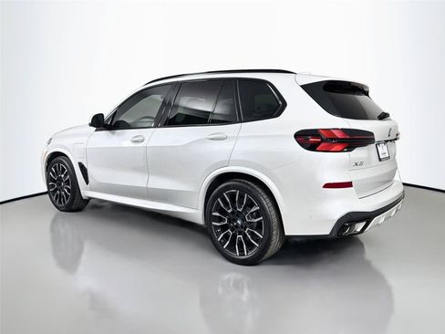 New 2026 BMW X5 xDrive50e w/ M Sport Package AWD/4WD image 7