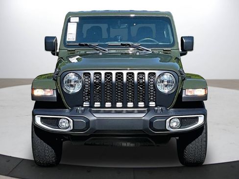 Used 2022 Jeep Gladiator Overland w/ Popular Equipment Package AWD/4WD image 3